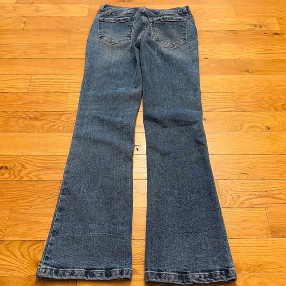 Sold - Picture 6 of 8